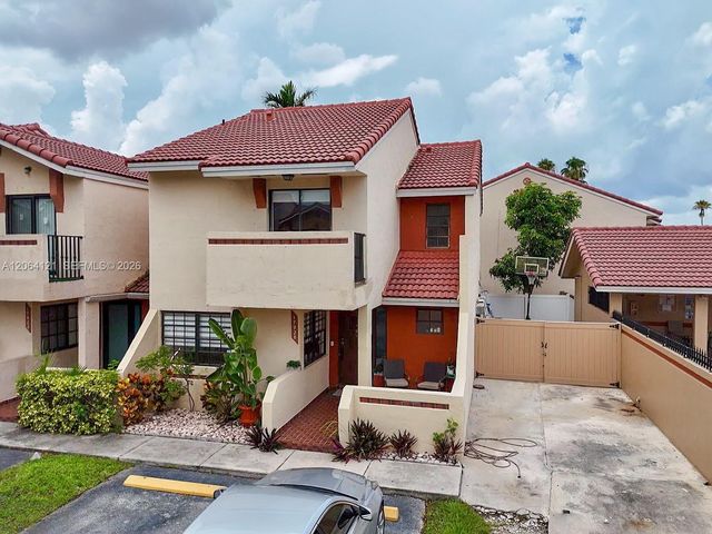 17920 NW 68th Ave 31, Hialeah, FL 33015