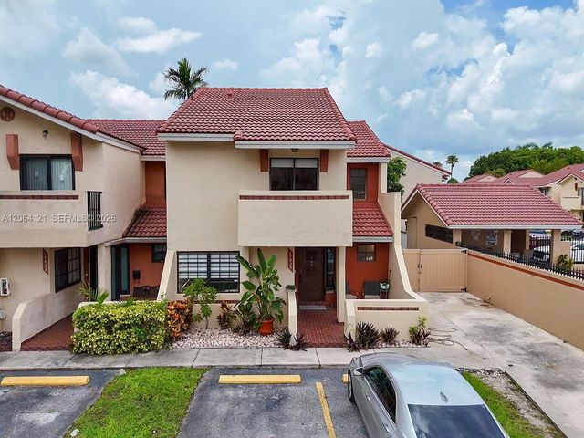 17920 NW 68th Ave 31, Hialeah, FL 33015