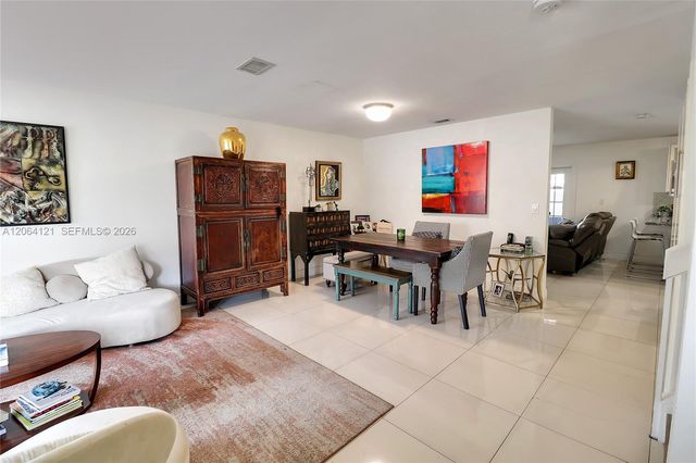 17920 NW 68th Ave 31, Hialeah, FL 33015