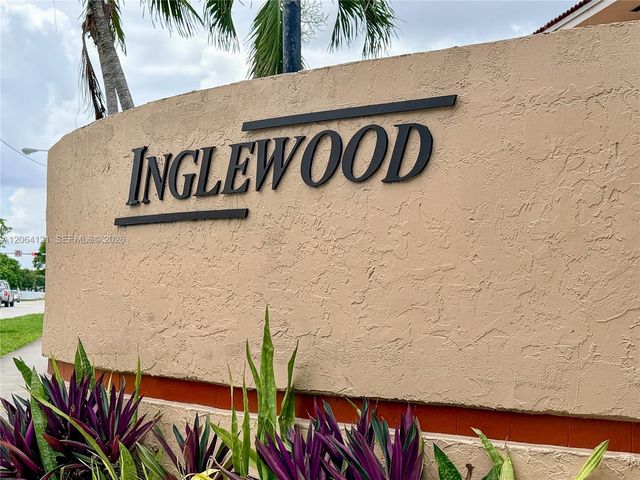 17920 NW 68th Ave 31, Hialeah, FL 33015