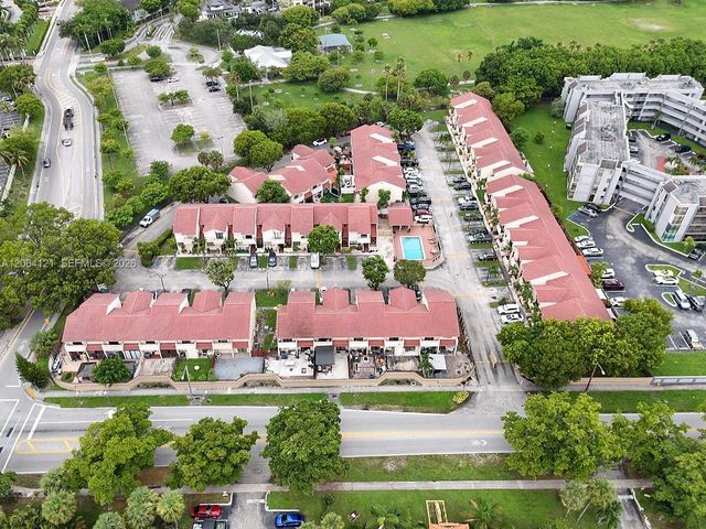 17920 NW 68th Ave 31, Hialeah, FL 33015