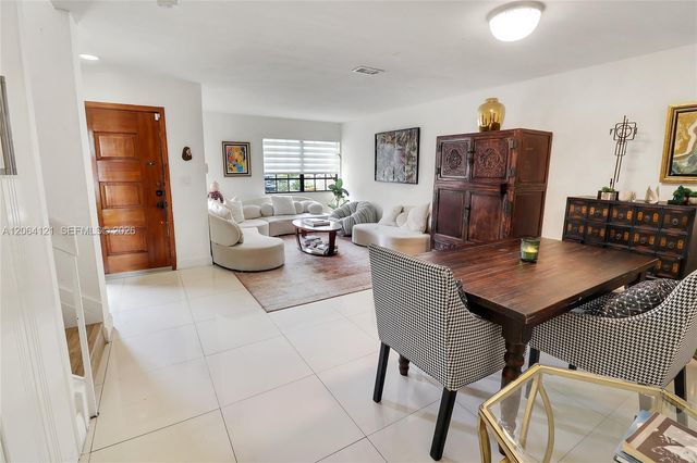 17920 NW 68th Ave 31, Hialeah, FL 33015