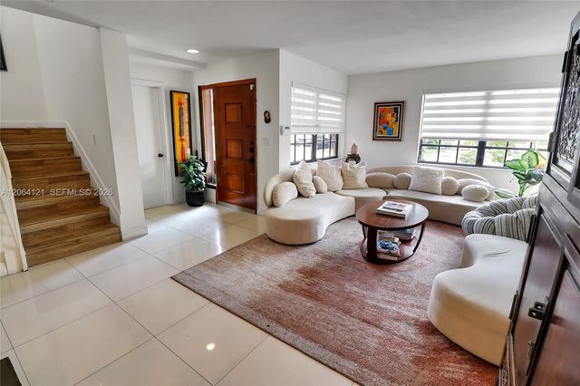 17920 NW 68th Ave 31, Hialeah, FL 33015