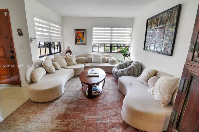 17920 NW 68th Ave 31, Hialeah, FL 33015