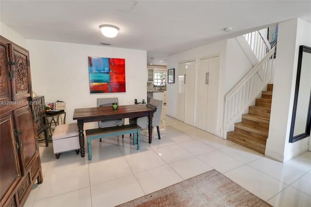 17920 NW 68th Ave 31, Hialeah, FL 33015