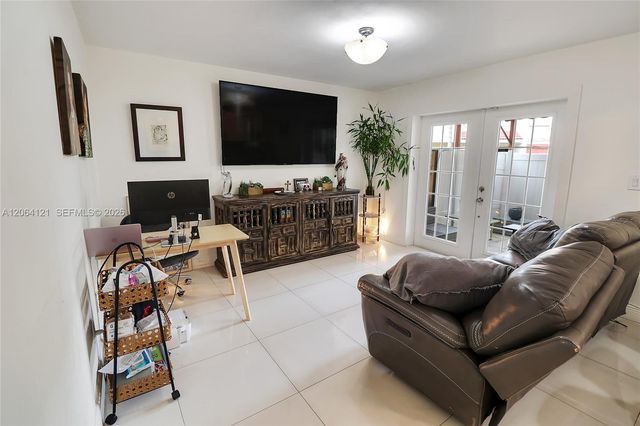 17920 NW 68th Ave 31, Hialeah, FL 33015