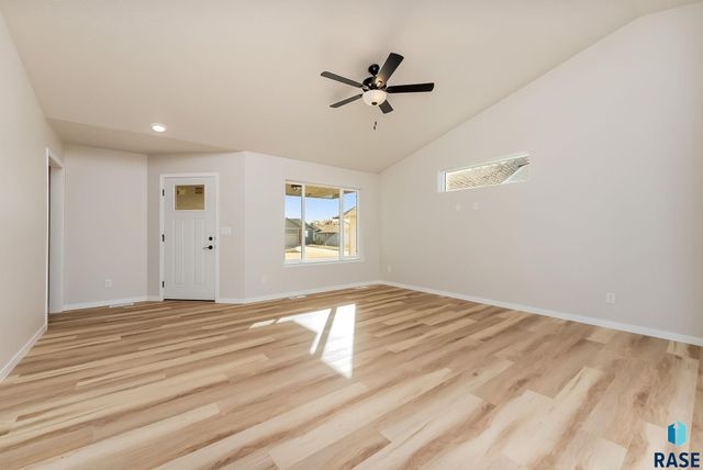 617 N Juniper St Street, Lennox, SD 57039