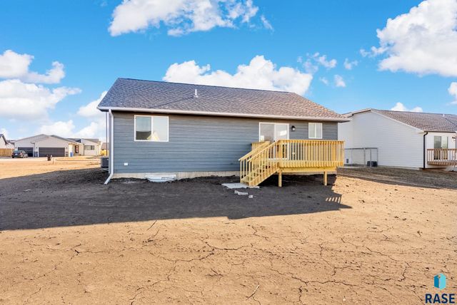 617 N Juniper St Street, Lennox, SD 57039