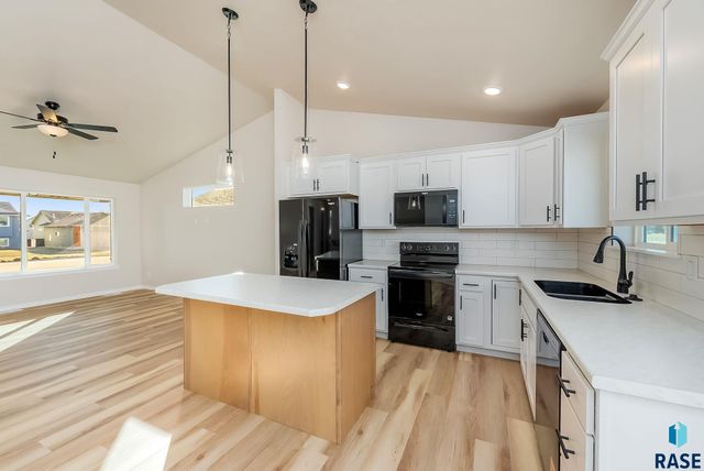 617 N Juniper St Street, Lennox, SD 57039