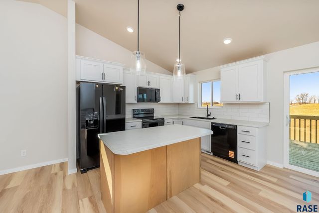 617 N Juniper St Street, Lennox, SD 57039