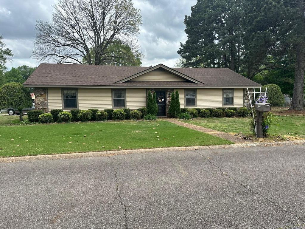 111 Hefner Street, Searcy, AR 72143