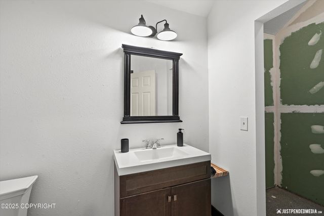 12475 W Corn Street, Houston, AK 99623