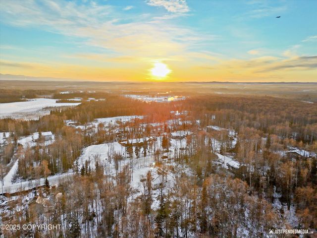 12475 W Corn Street, Houston, AK 99623