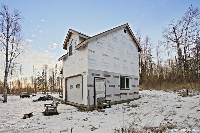 12475 W Corn Street, Houston, AK 99623