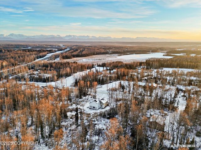 12475 W Corn Street, Houston, AK 99623