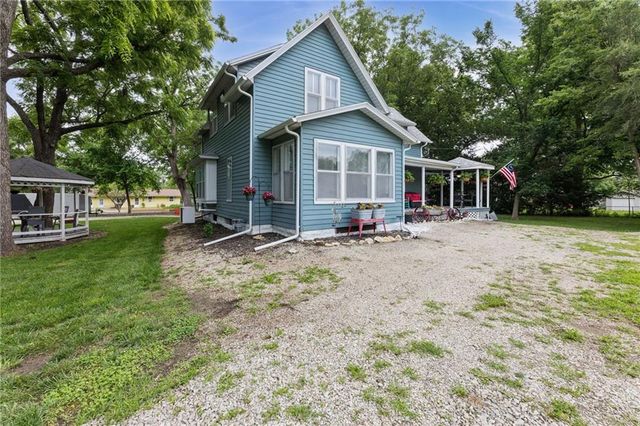 103 E 1st Street, Wellsville, KS 66092