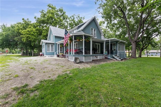 103 E 1st Street, Wellsville, KS 66092