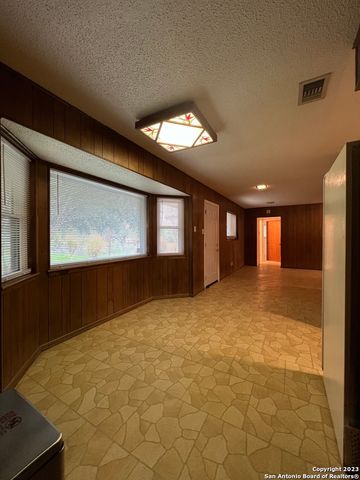 1735 DONALDSON AVE, San Antonio, TX 78228