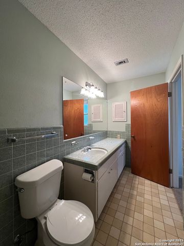 1735 DONALDSON AVE, San Antonio, TX 78228