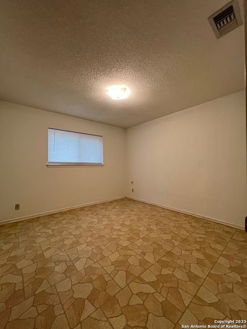 1735 DONALDSON AVE, San Antonio, TX 78228