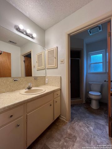 1735 DONALDSON AVE, San Antonio, TX 78228