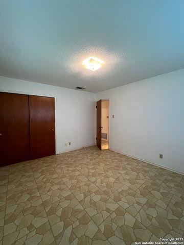 1735 DONALDSON AVE, San Antonio, TX 78228