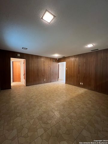 1735 DONALDSON AVE, San Antonio, TX 78228