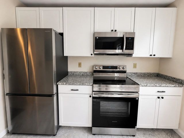 93 Hildred Drive, Burlington, VT 05401