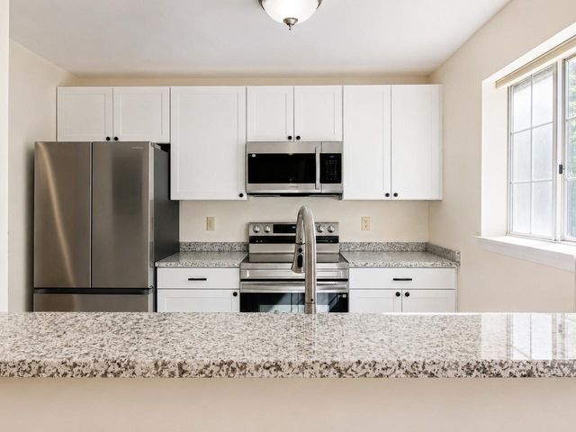 93 Hildred Drive, Burlington, VT 05401