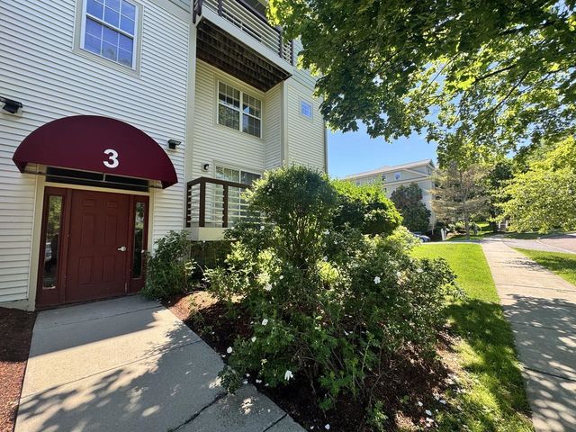 93 Hildred Drive, Burlington, VT 05401