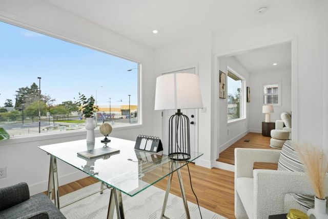 8724 Macarthur Boulevard, Oakland, CA 94605