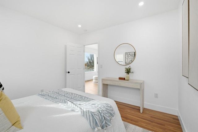 8724 Macarthur Boulevard, Oakland, CA 94605