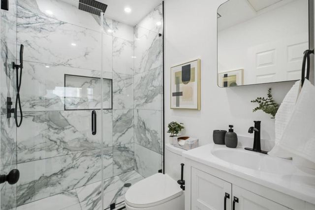 8724 Macarthur Boulevard, Oakland, CA 94605