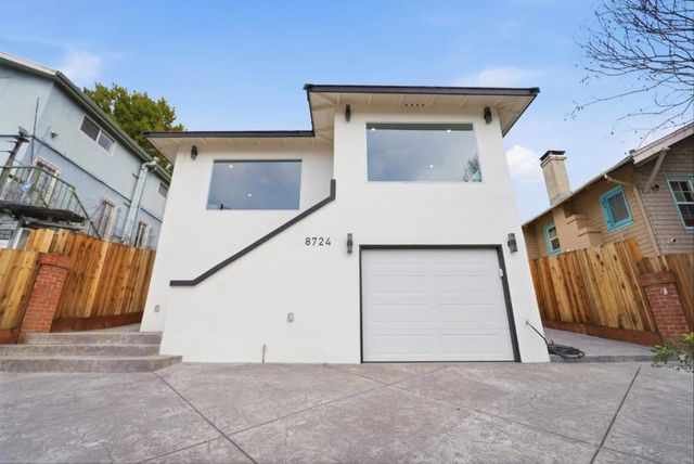 8724 Macarthur Boulevard, Oakland, CA 94605