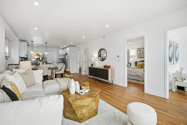 8724 Macarthur Boulevard, Oakland, CA 94605