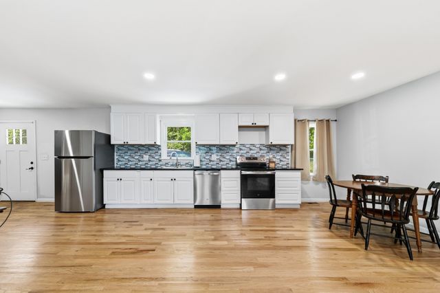 2220 Cherry Dr, Pulaski, TN 38478