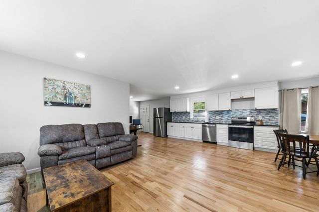 2220 Cherry Dr, Pulaski, TN 38478