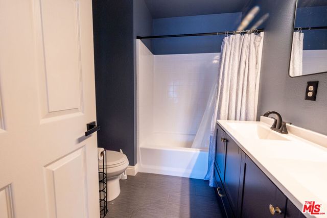 4600 Don Lorenzo Drive 4, Los Angeles, CA 90008