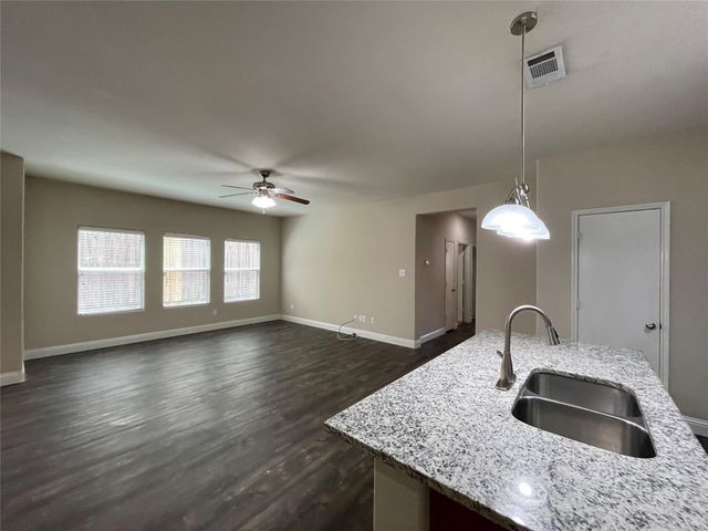 1237 Grand Central Parkway, Fort Worth, TX 76131
