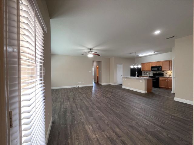 1237 Grand Central Parkway, Fort Worth, TX 76131