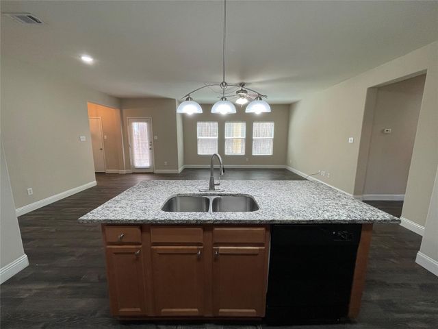1237 Grand Central Parkway, Fort Worth, TX 76131
