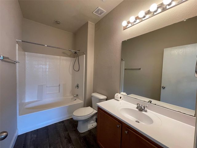 1237 Grand Central Parkway, Fort Worth, TX 76131
