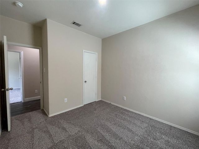 1237 Grand Central Parkway, Fort Worth, TX 76131