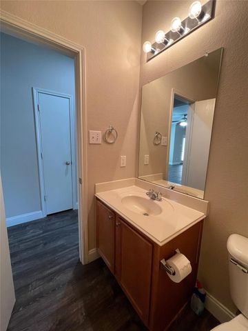 1237 Grand Central Parkway, Fort Worth, TX 76131