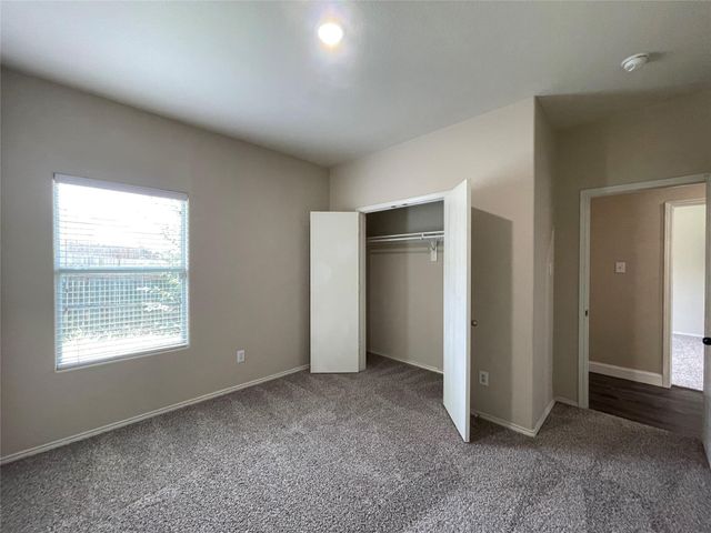 1237 Grand Central Parkway, Fort Worth, TX 76131