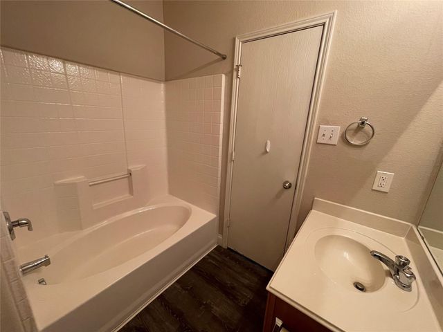 1237 Grand Central Parkway, Fort Worth, TX 76131