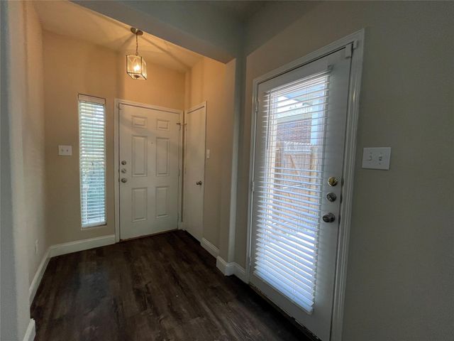 1237 Grand Central Parkway, Fort Worth, TX 76131