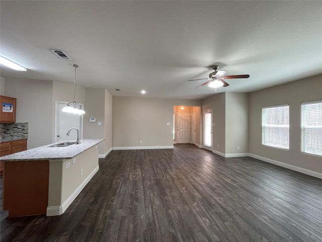1237 Grand Central Parkway, Fort Worth, TX 76131