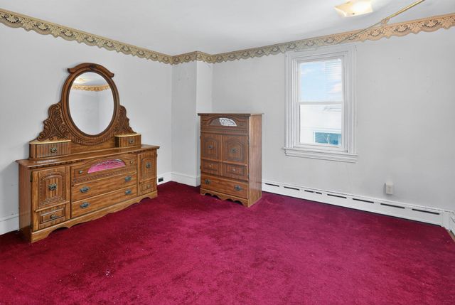 54 RAILROAD ST, Royersford, PA 19468