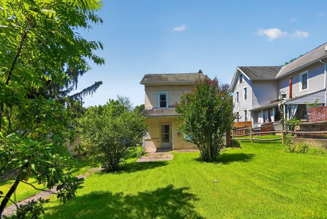 54 RAILROAD ST, Royersford, PA 19468